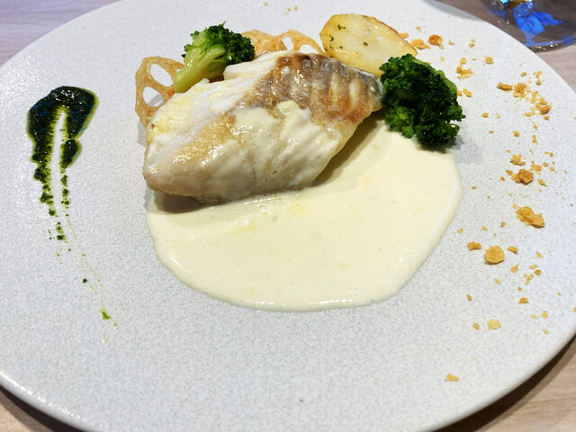 �f�B�i�[�R�[�X�̋�����_���]�[�g�J�t�F toi toi toi