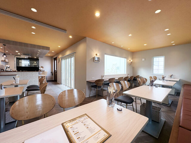 ���邭�Ċy�����Ȃ�X���B
�����̓X�^�b�t����̗D�����̋l�܂����ق����肷������̋�ԁB_���]�[�g�J�t�F toi toi toi