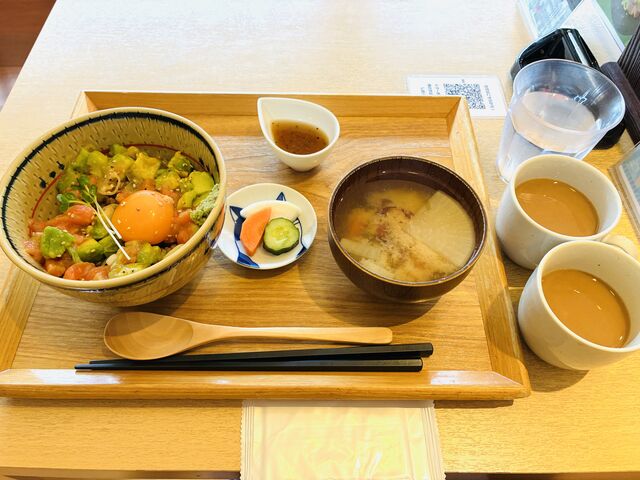 �Ƃ�|�T�[�����A�{�J�h��(����)_���ӂ�cafe bijinyu