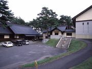 �y�Ē������Ƒ厩�R�̃��}���̐X�i���j�Ɩ��b�̊فj�̎ʐ^1