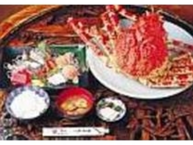 ���t�̉ƂɈ��������l�̖ڂőI�΂ꂽ�h�g_�̈�H��