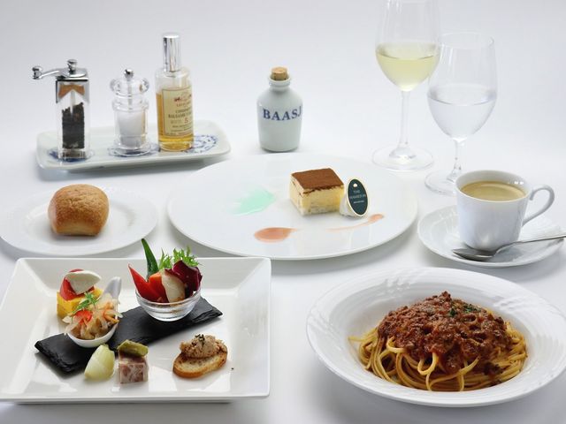 �p�X�^�����`���_�n�~���g���F��u��