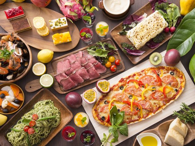 �G�߂̑f�ނ������ꂽ�C�^���A����������_�C���^�[�i�V���i���K�[�f���z�e�����c