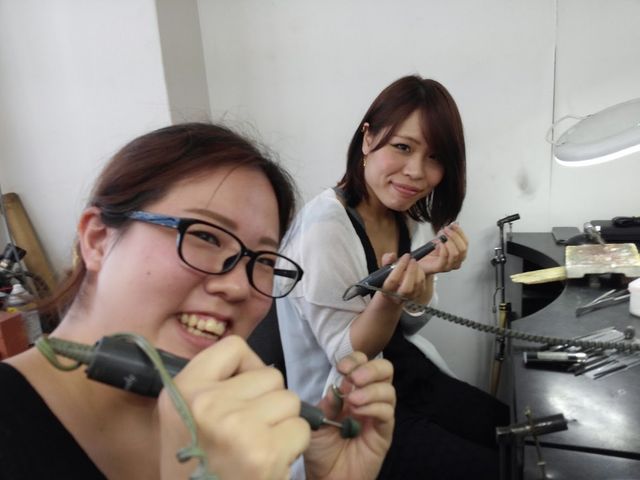 �E��̒��ǂ���l�Ŋy�����Q�����܂���_�X�̒�������gouttedor