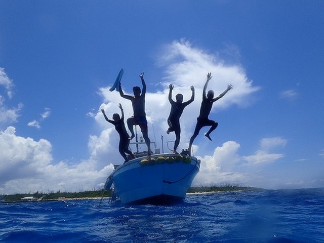 Marine�@Service�@FAMILLE