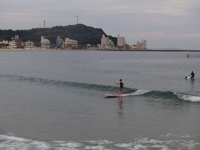 �T�[�t�B���ł͏��Ȃ������Ȕg�ł��ASUP�Ȃ�g�ɏ�ꂿ�Ⴂ�܁`���I�I_ESTA�@SURF�i�G�X�^�T�[�t�j