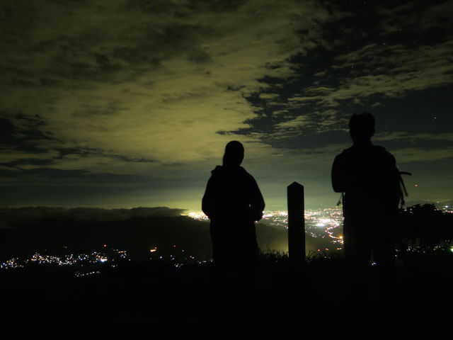 �G�X�q�x����ł̋L�O�B�e�B�F�{�s���̖�i�B_�A�E�g�h�A�N���u�숢�h�@knot