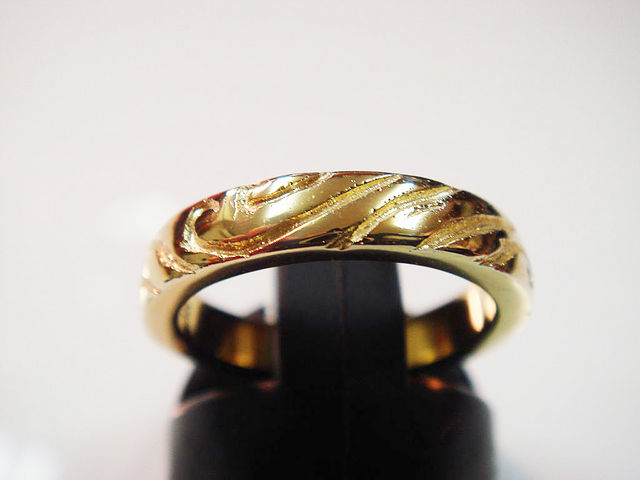 �������b�L���H���\�ʂɏ����̃R�[�e�B���O��������H�ł��B_CHERRYBOAR