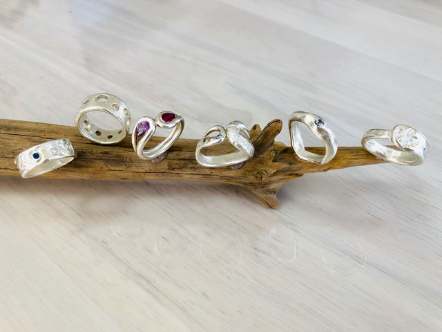 �f�U�C���͖�����_�킭�킭�V���o�[�A�N�Z�T���[