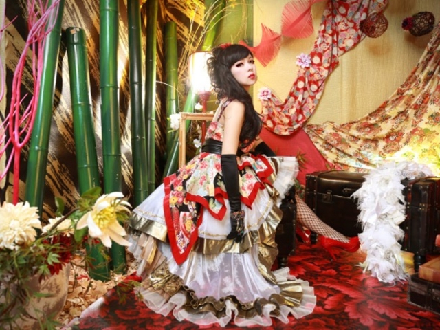 �ϐg�ʐ^��Metalily