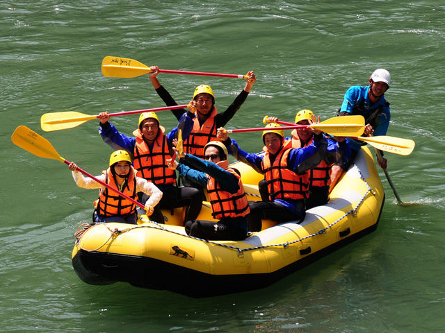 �p�h���Ń|�[�Y�I_���n���C�I���A�h�x���`���[