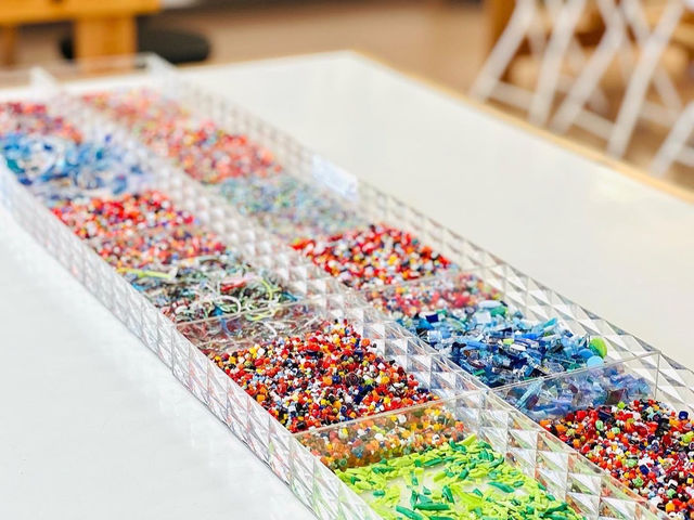 �K���X�A�[�g�̌��H�[�������{�w�O�H�[