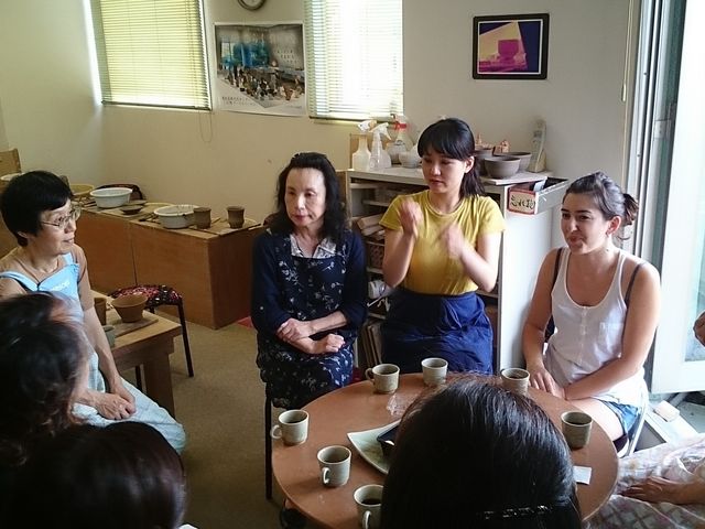 �F�Œ��ǂ��e�B�[�^�C���ł��B_���L�炭