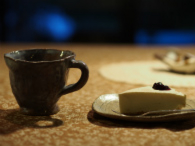 ������i�ŃR�[�q�[_���|�H�[�u���̉��@�y�̉��v