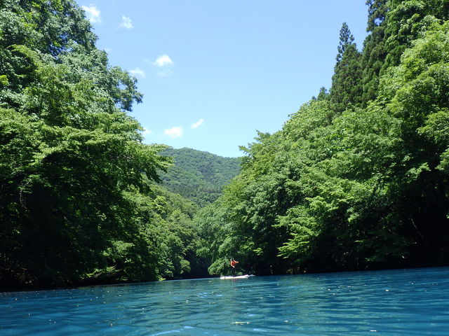 湖自体が小さいので、supにちょうど良いゲレンデ_グリーンディスカバリー 四万