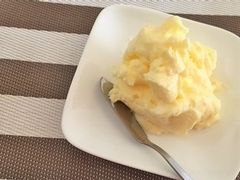 【バター作り体験】生クリームから手作りバターを作る体験です。_おかやまファーマーズ・マーケット　ノースヴィレッジ