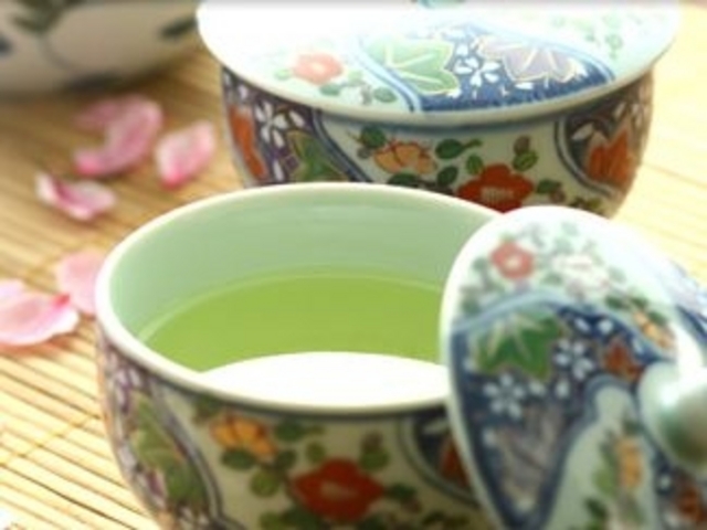 厳選された茶葉を使用した美味しいスイーツの数々と、高級緑茶をリーズナブルな価格でお楽しみ頂けます。_お茶の郷　木谷山