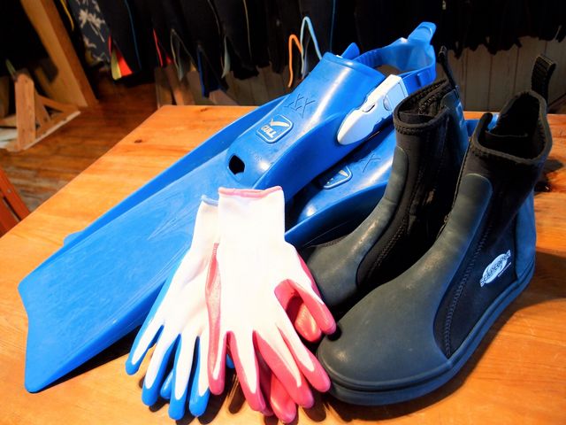 �y���S�ʂ�z��������ނ�������S�z�����ŃT���S��₩��葫������Ă����}�����V���[�Y��O���[�u�����p�ӂ��Ă���܂��I����h�~�̂��߂ɑf���͈�؏o���܂���I_Diving�@Shop Lei�i�_�C�r���O�V���b�v���C�j