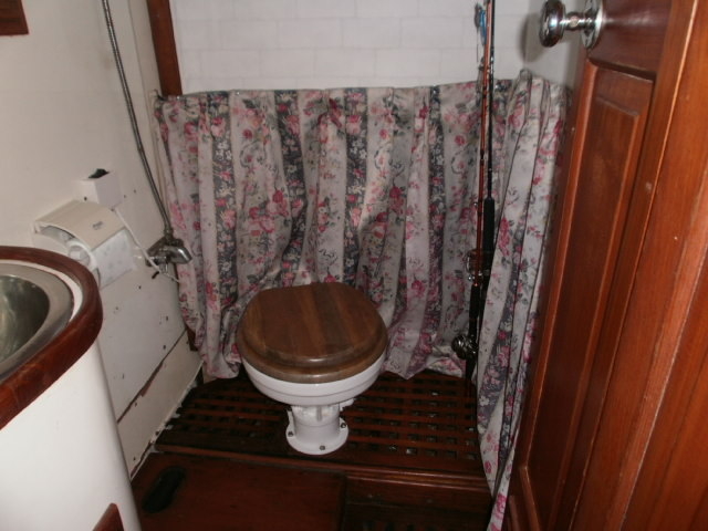 �N���[�Y�u���[�V�[