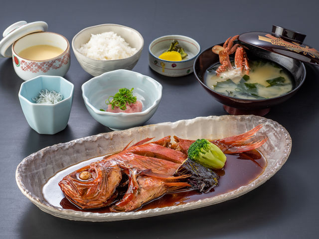 �y���ڎϋ���H�z�܂邲��1��_�z�e���E�T���~��y���@�ʊف@�ł񏕒���