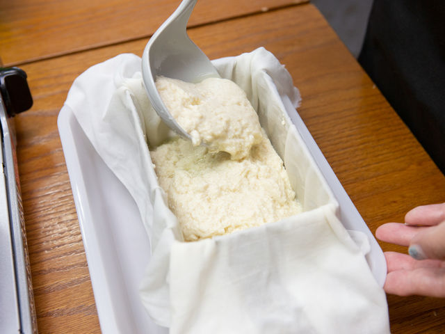 Cafe �ɂ���q��