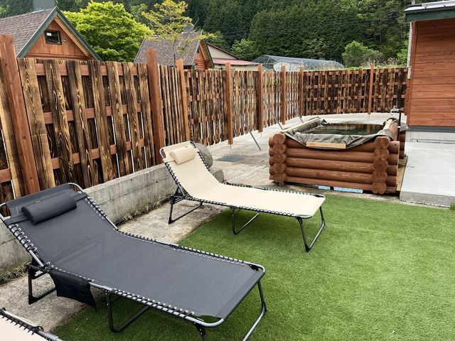 ���T�E�i�A�����C�A�x�b�g�`�F�A�[_�V����݃����h