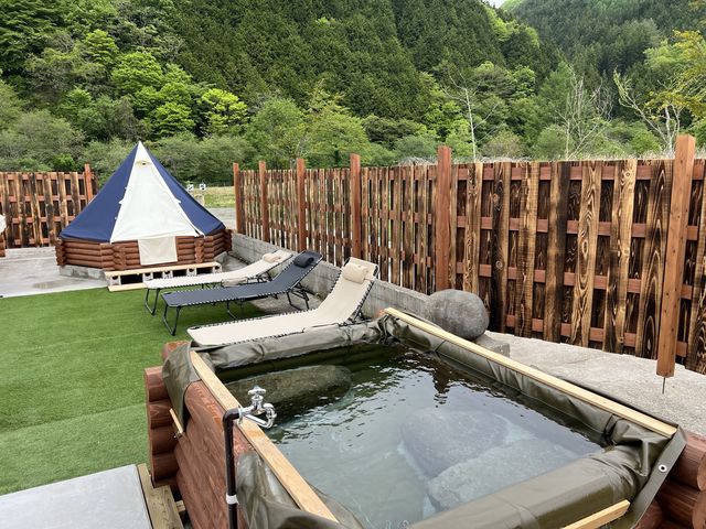 ���T�E�i�A�����C�A�x�b�g�`�F�A�[_�V����݃����h