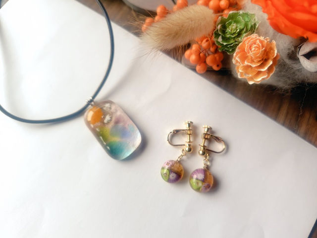 �F��ȑg�ݍ��킹�Ō��L���Ɂ�
���D���ȋ�������I�т��������܂�_�x�l�`�A���K���X�J�t�F ���̉�