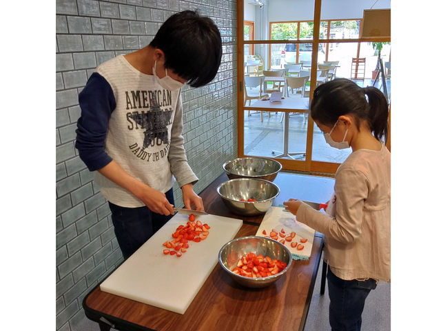 �������̃J�b�g�B�ǂ�ǂ�J�b�g����Ă����܂��B_�`�̎��H��