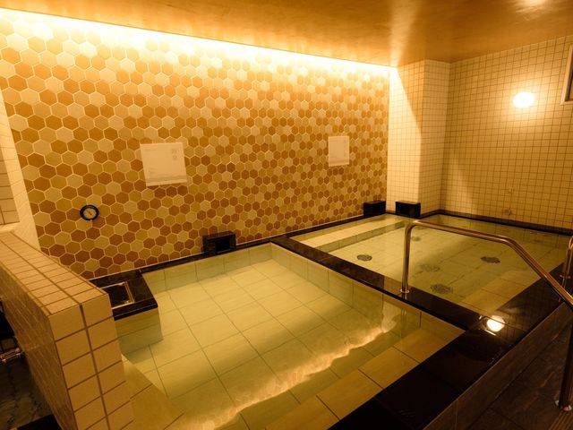 �􂢏�͒j��10�����A����7�����������܂��B�V�����v�[�A�R���f�B�V���i�[�A�{�f�B�\�[�v���������Ă��܂��B_�V�R���� ���R�j���[�O�����h�z�e��