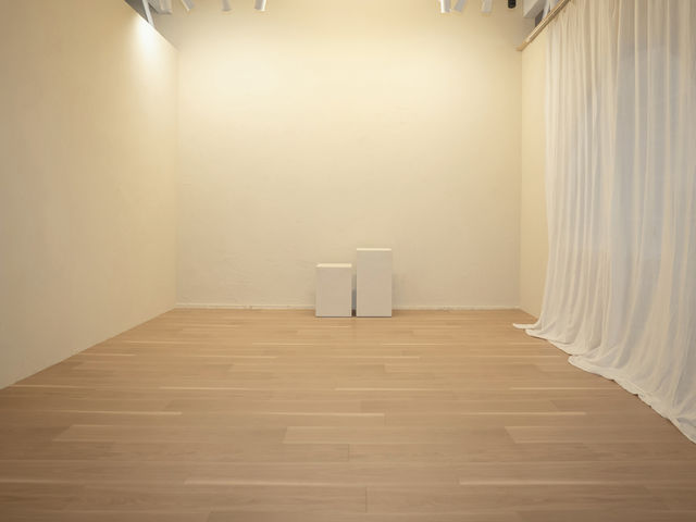 �x�[�W���̃v���[���Ȕw�i�ŎB�e�ł��܂��B_ANTWARP STUDIO