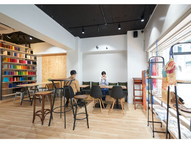 �J�t�F�����݂���Ă���̂ŁA�L�X�Ɩ��邢�X���ł��B_FRINGEE hands on cafe