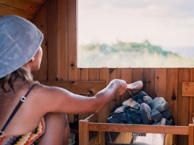 �C�����Ȃ���T�E�i���y���߂܂�_�ÉF�����T�E�i�e�B�[�_