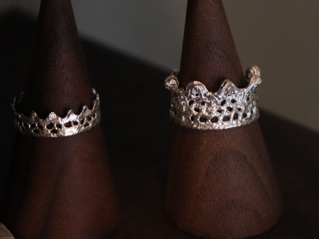 �����O�y�e�B�A���z���[�X��͂��������O�ł�
�����T�C�Y�Ȃ̂ŃV���f�����t�B�b�g�������ɂ���_freckle.