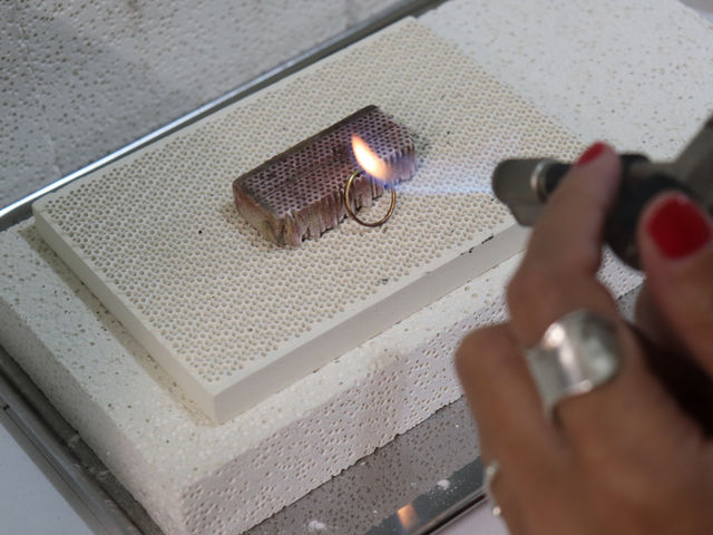 �o�[�i�[�Ń����O��ڍ����Ă����܂�_freckle.