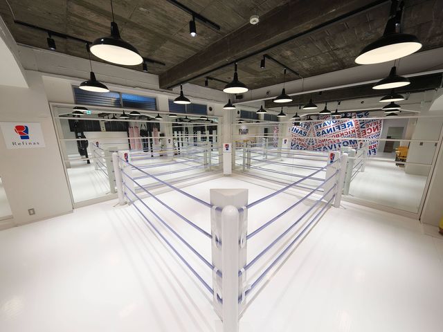 �L�b�N�{�N�V���O�W�� ���t�B�i�X�a�J�{�X