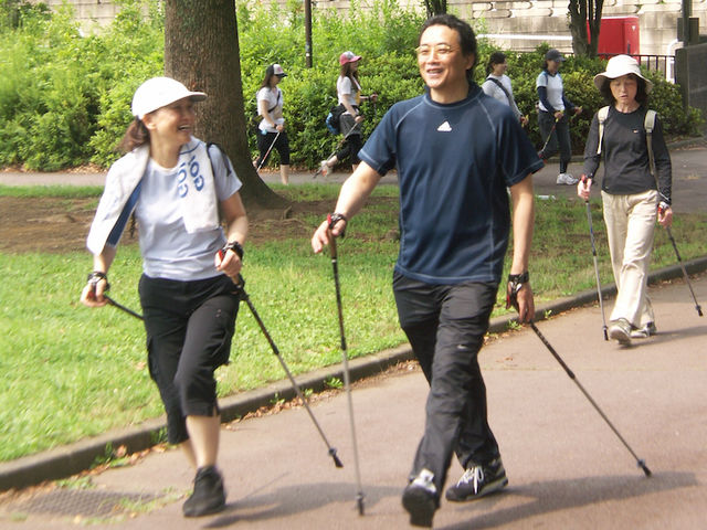 �m���f�B�b�N�E�H�[�L���O_�L���n�[�g�p�[�N�N���u