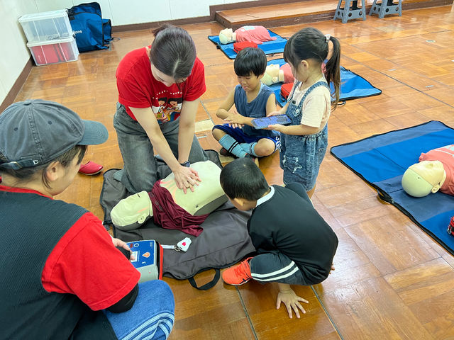 AED&CPR�̌�_�L���n�[�g�p�[�N�N���u