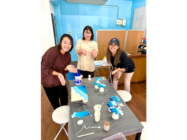 �Ί_�����W���A�[�g�̌��H�[