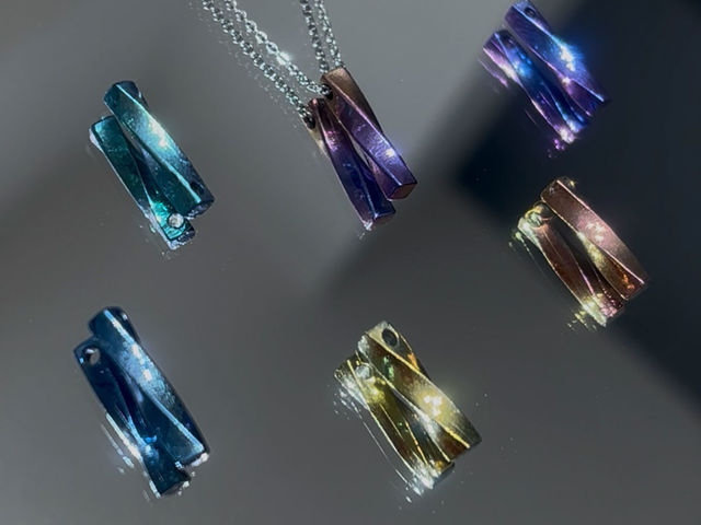 �J���[���F�ł���W���G���[����̌�_ETERNAL FIRST DIAMOND�É�