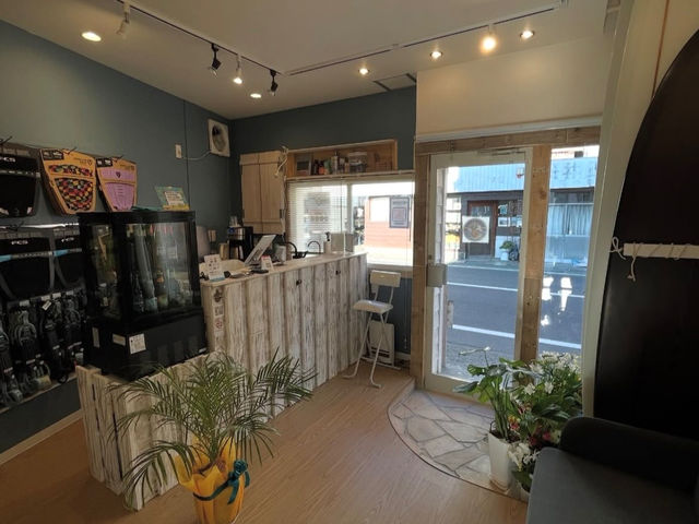 KAISERS STAND BY SURF CAFE