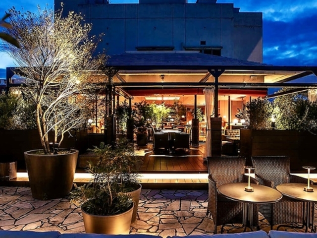 RED ROOM roof top and grill bh[ [tgbv&O̎ʐ^1