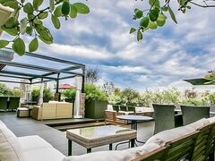 RED ROOM roof top and grill bh[ [tgbv&O̎ʐ^1