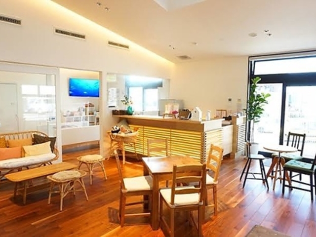 �t�@�~���[�K�[�f�� ��H�X�̎ʐ^1