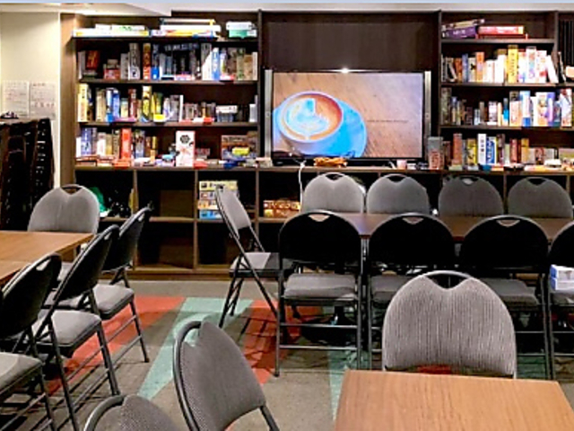 �A�W�g�x���@�b����̃{�[�h�Q�[���J�t�F�̎ʐ^1