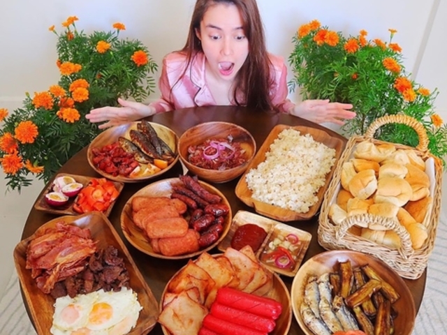 FB �t�B���s�� �I���G���^�����X�g�����̎ʐ^1