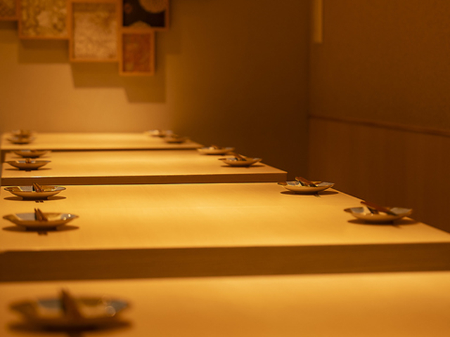 lIaH NɉȂ邩 lX̎ʐ^1