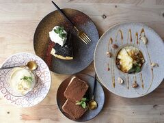 cafe & salon HA.NA.RE. ni̎ʐ^1