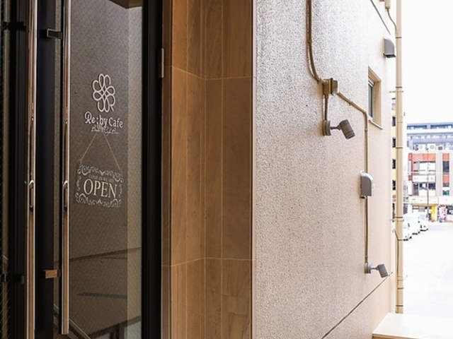 Re byCafe Book&CafeBar oCJtF̎ʐ^1