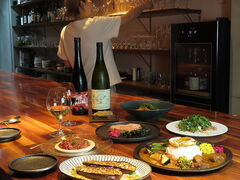 CURRY & NATURAL WINE ねこちぐらの写真1